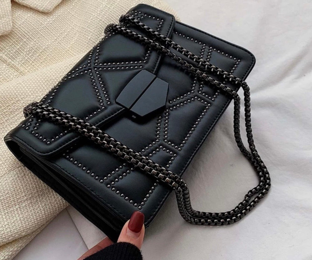 Weirdo Chain Bag