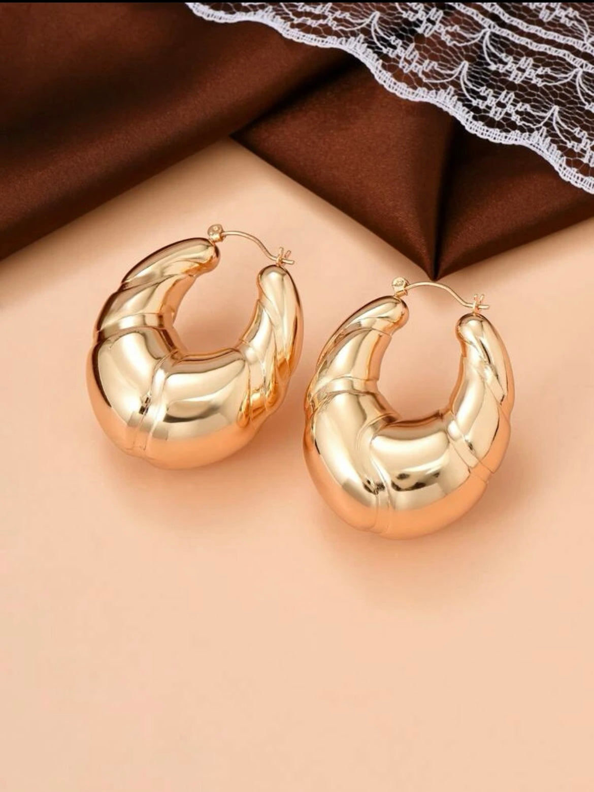 Classic Girl Hoop Earrings