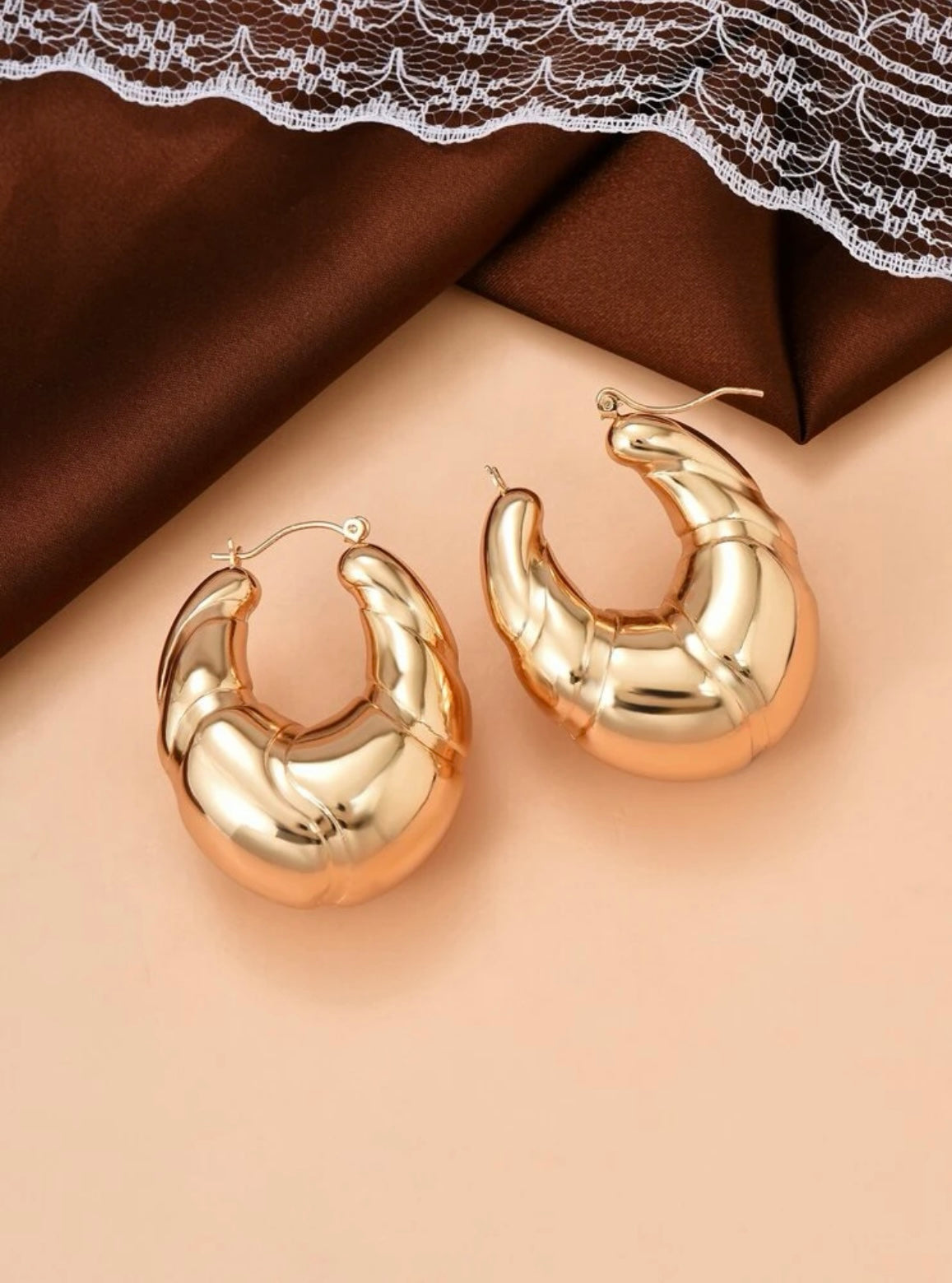 Classic Girl Hoop Earrings