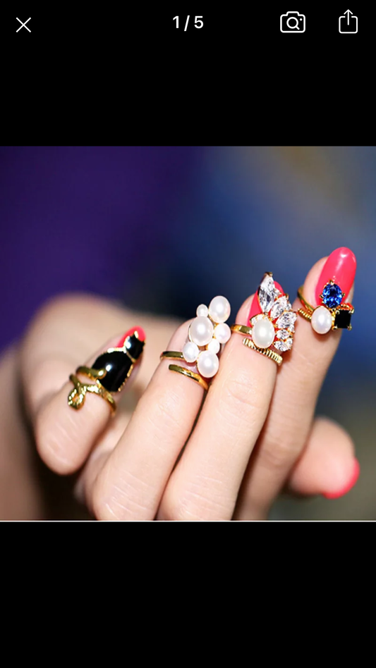 Stimulating Pearls Ring Set